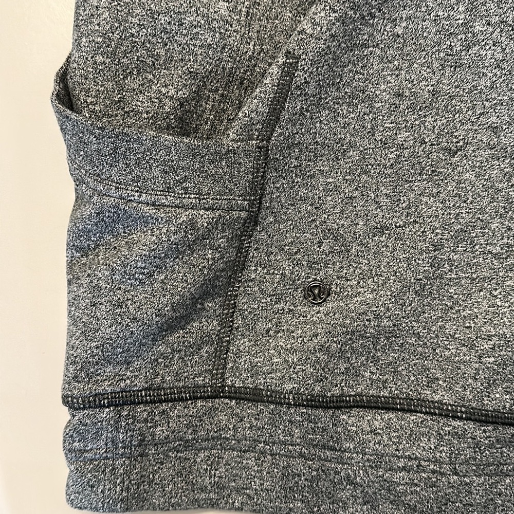 Lululemon coat - Picture 6 of 6